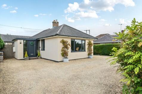 Monxton Road, Grateley, Andover, SP11... 4 bed detached bungalow for sale