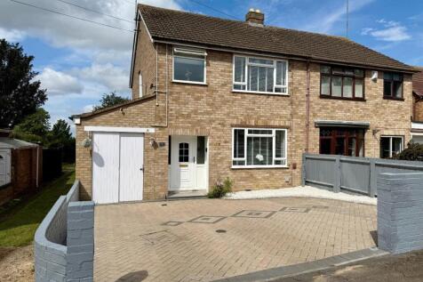 Tiverton Avenue, Kingsthorpe... 3 bed semi