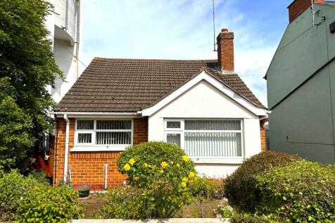 Broad Street, Brixworth... 2 bed detached bungalow for sale