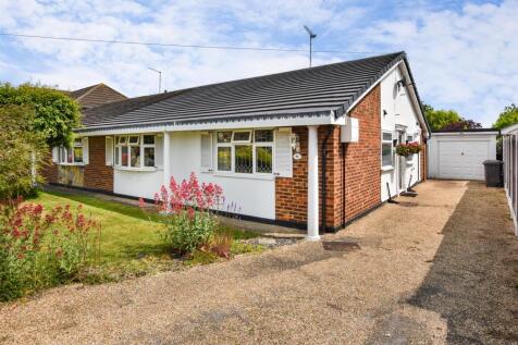 Hullbridge Road, South Woodham Ferrers 2 bed bungalow for sale