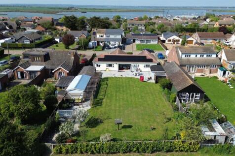 West Avenue, Mayland 4 bed bungalow for sale