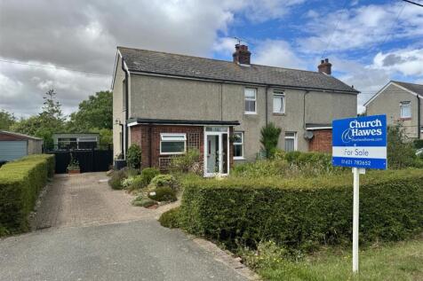 3 bedroom semi-detached house for sale
