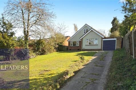 Elm Drive, Halstead 3 bed detached house for sale