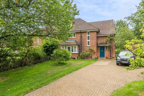 5 bedroom semi-detached house for sale