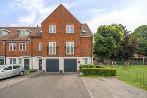 Collard Close, Kenley CR8 3 bed end of terrace house for sale