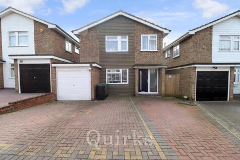 4 bedroom link detached house for sale