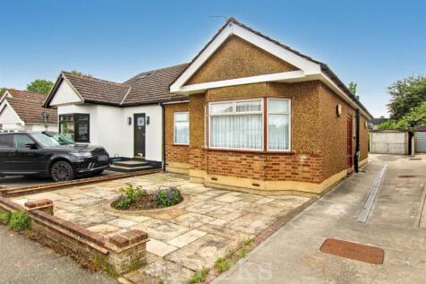 3 bedroom semi-detached bungalow for sale