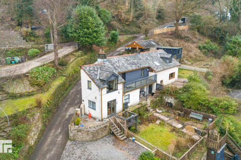 6 bedroom cottage for sale