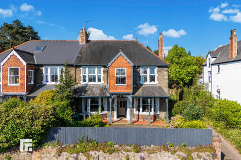 6 bedroom semi-detached house for sale