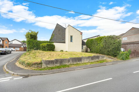 Kingsacre, Llantwit Fardre, Pontypridd 4 bed detached house for sale