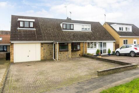 Northleigh Grove, Market Harborough 4 bed semi