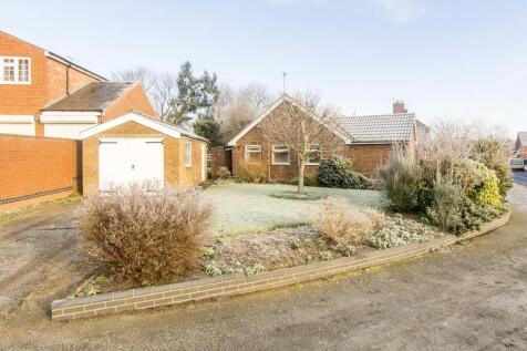 3 bedroom semi-detached bungalow for sale