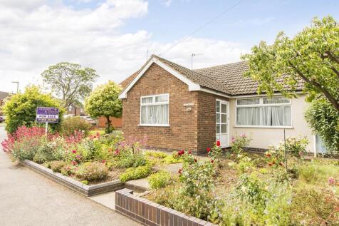 3 bedroom semi-detached bungalow for sale