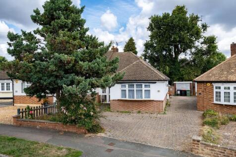 2 bedroom semi-detached bungalow for sale