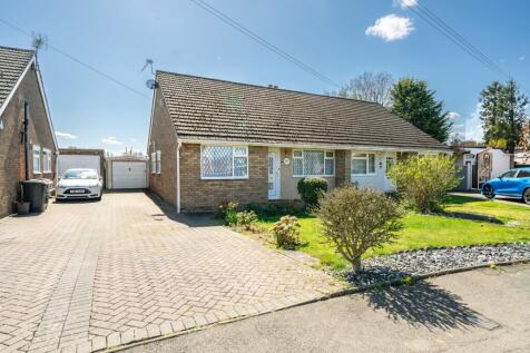 2 bedroom semi-detached bungalow for sale