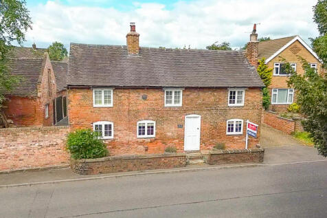 2 bedroom detached house for sale
