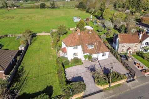 TRAMPERS LANE, NORTH BOARHUNT.... 4 bed detached house for sale