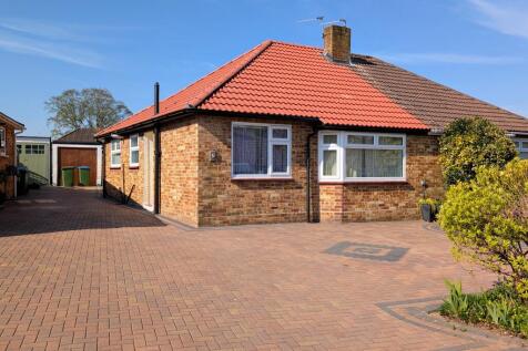 2 bedroom semi-detached bungalow for sale