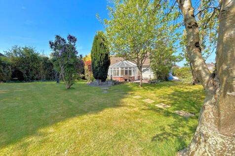 3 bedroom detached bungalow for sale