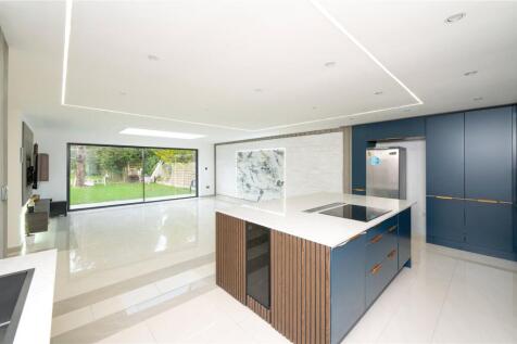 Carnegie Road, St. Albans, Hertfordshire 4 bed semi
