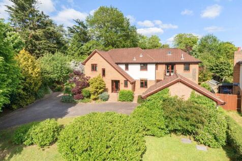 5 bedroom detached house for sale