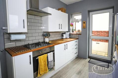 Hill View Road, Bournemouth, Dorset 2 bed bungalow for sale