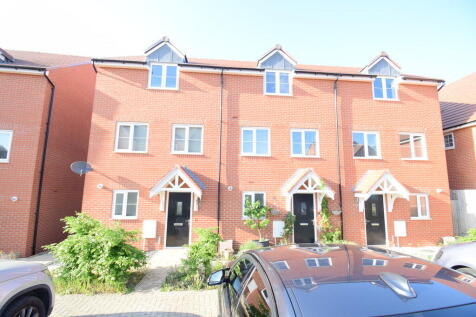 3 bedroom town house for sale