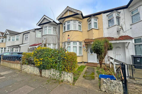 Brockenhurst Gardens,  Ilford, IG1 3 bed terraced house for sale