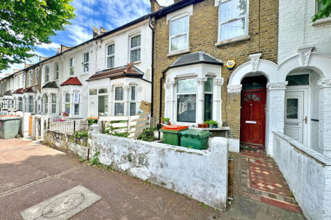 Compton Avenue, London, E6 1 bed flat for sale