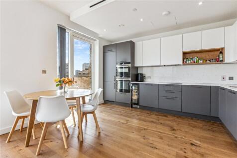 3 bedroom flat for sale