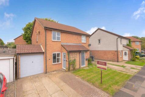 2 bedroom semi-detached house for sale