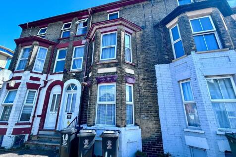 5 bedroom terraced house for sale