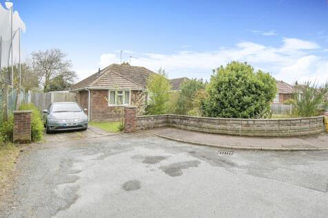 2 bedroom semi-detached bungalow for sale