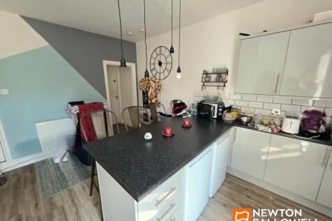 4 bedroom terraced house for sale