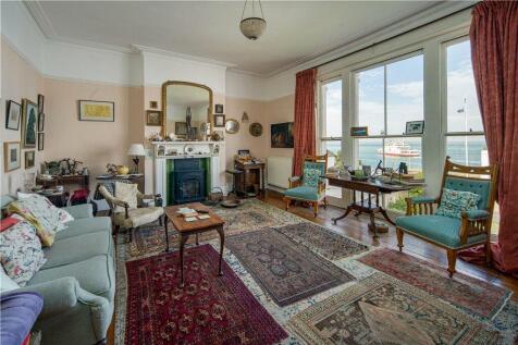 Castle Road, Cowes, Isle of Wight 3 bed semi