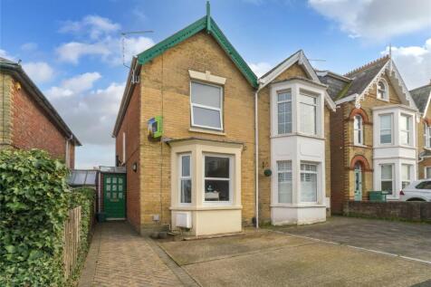 Mill Hill Road, Cowes, Isle of Wight 3 bed semi