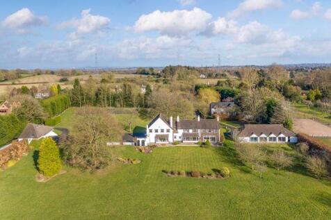 6 bedroom detached house for sale