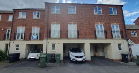 4 bedroom town house for sale