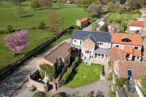 Stonegate, York YO26 6 bed village house for sale