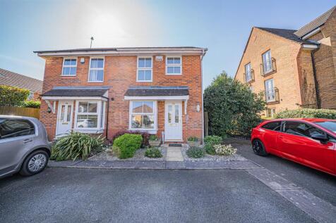 Winster Avenue, Dorridge, B93 2 bed semi