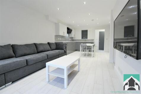 6 bedroom terraced house for sale