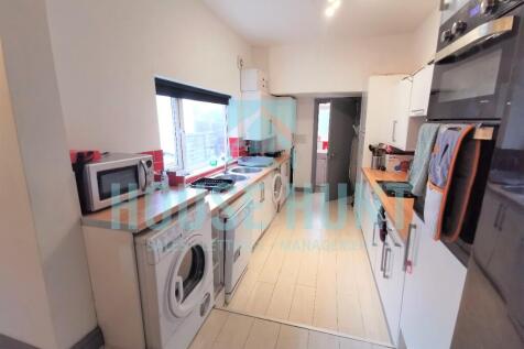 6 bedroom terraced house for sale