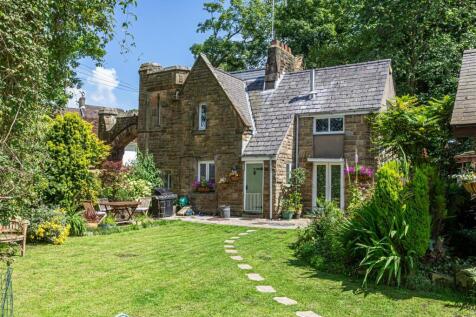 2 bedroom detached house for sale