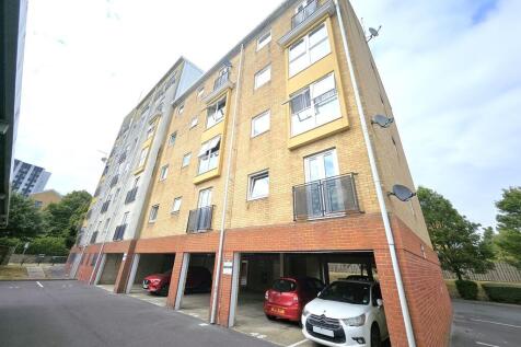 Carpathia Drive, Southampton... 2 bed apartment for sale
