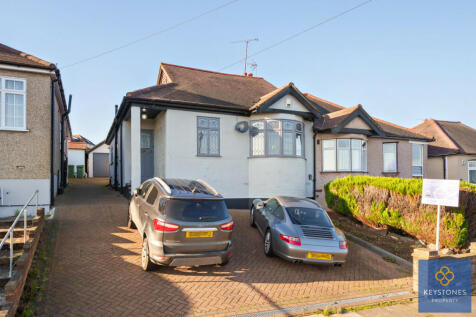 3 bedroom semi-detached bungalow for sale