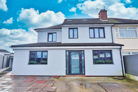 Carter Drive, Collier Row, RM5 5 bed semi