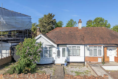 2 bedroom semi-detached bungalow for sale