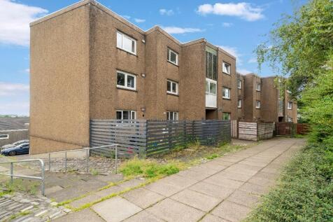 3 bedroom flat for sale