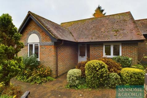 Garrett Close, Kingsclere, Newbury... 2 bed bungalow for sale