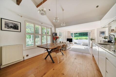 Warwick Park, Tunbridge Wells, TN2 2 bed flat for sale